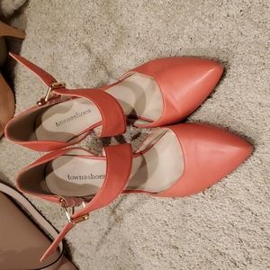Classy Coral Pumps